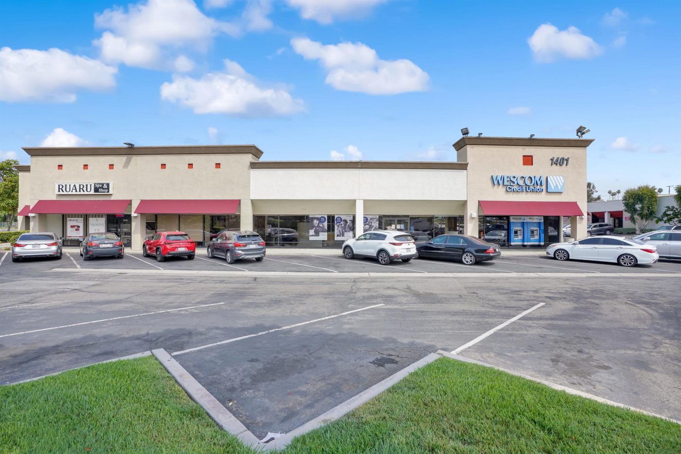 1401 S. Beach Blvd - Store Fronts